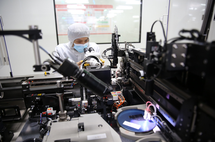华工科技推出国产化的高端晶圆激光切割设备